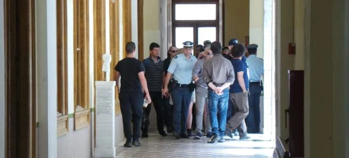 Ανάρτηση Ρουβίκωνα για την εισβολή στην Τήνο και επίθεση σε Μητσοτάκη